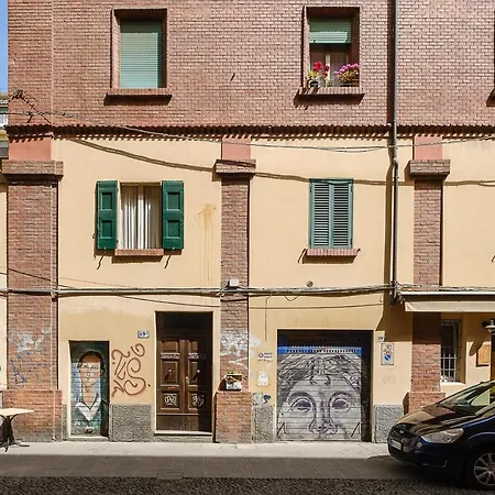 A Pochi Passi Da Piazza Maggiore By Wonderful Italy Daire *